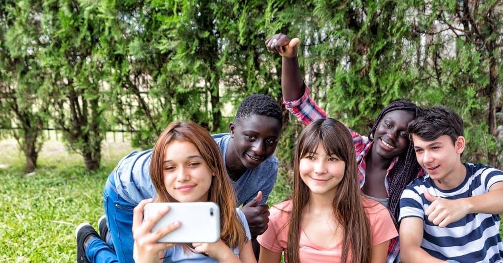 Friends and Family are Good for Your Brain about false