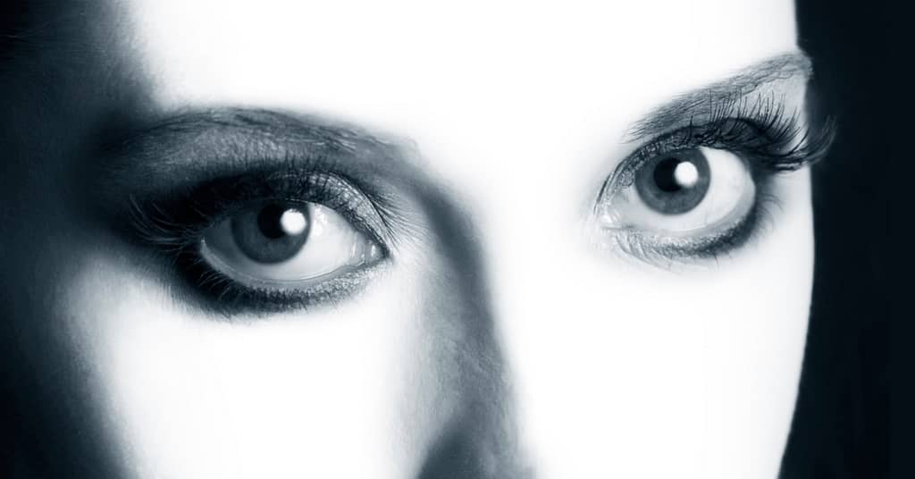 If This Happens with Your Eyes, it Might be a Sign of Alzheimer's about false