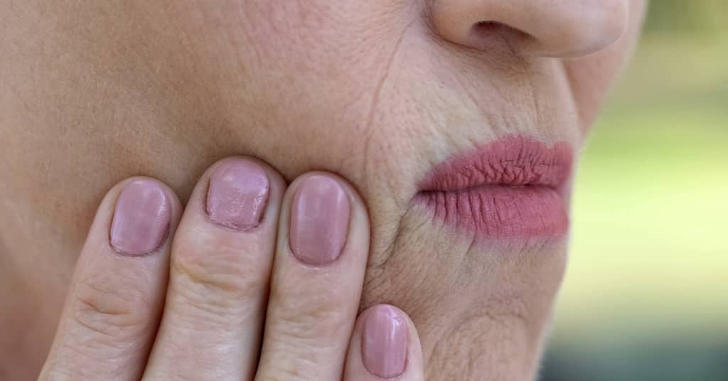 Do Bad Gums Mean You’ll Have a Bad Memory? about false